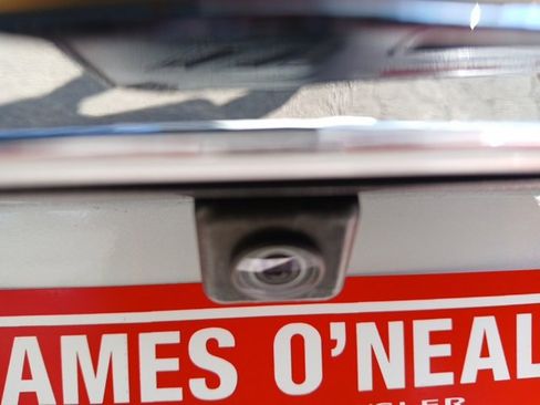 Used 2019 Chevrolet Suburban Premier w/ Premier Plus Edition image 5