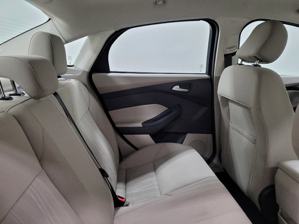 Used 2016 Ford Focus SE FWD image 19