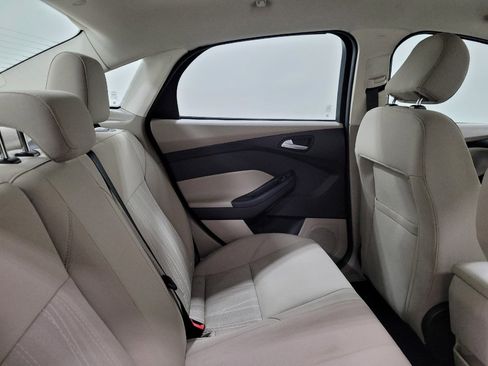 Used 2016 Ford Focus SE FWD image 19