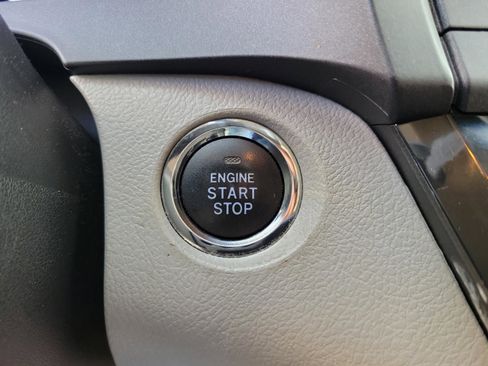 Used 2020 Toyota Sienna XLE image 34