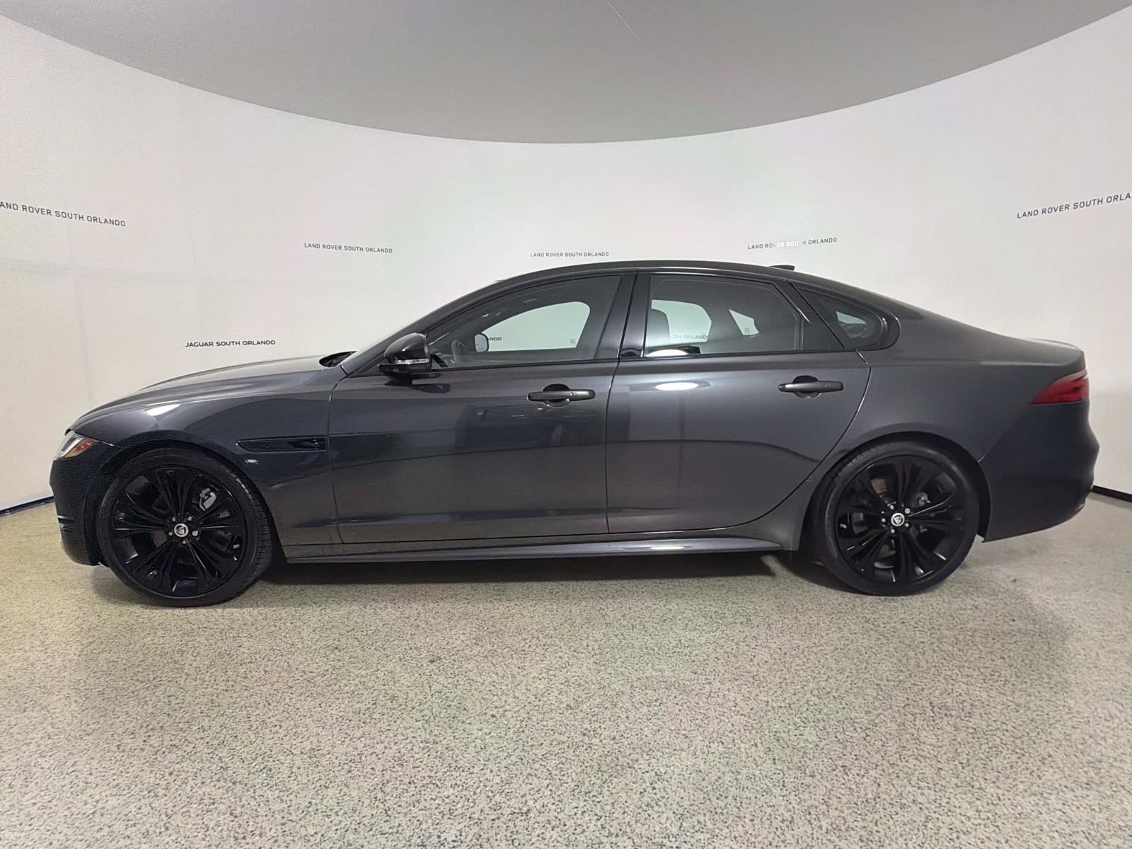 Certified 2024 Jaguar XF R-Dynamic SE AWD/4WD image 2