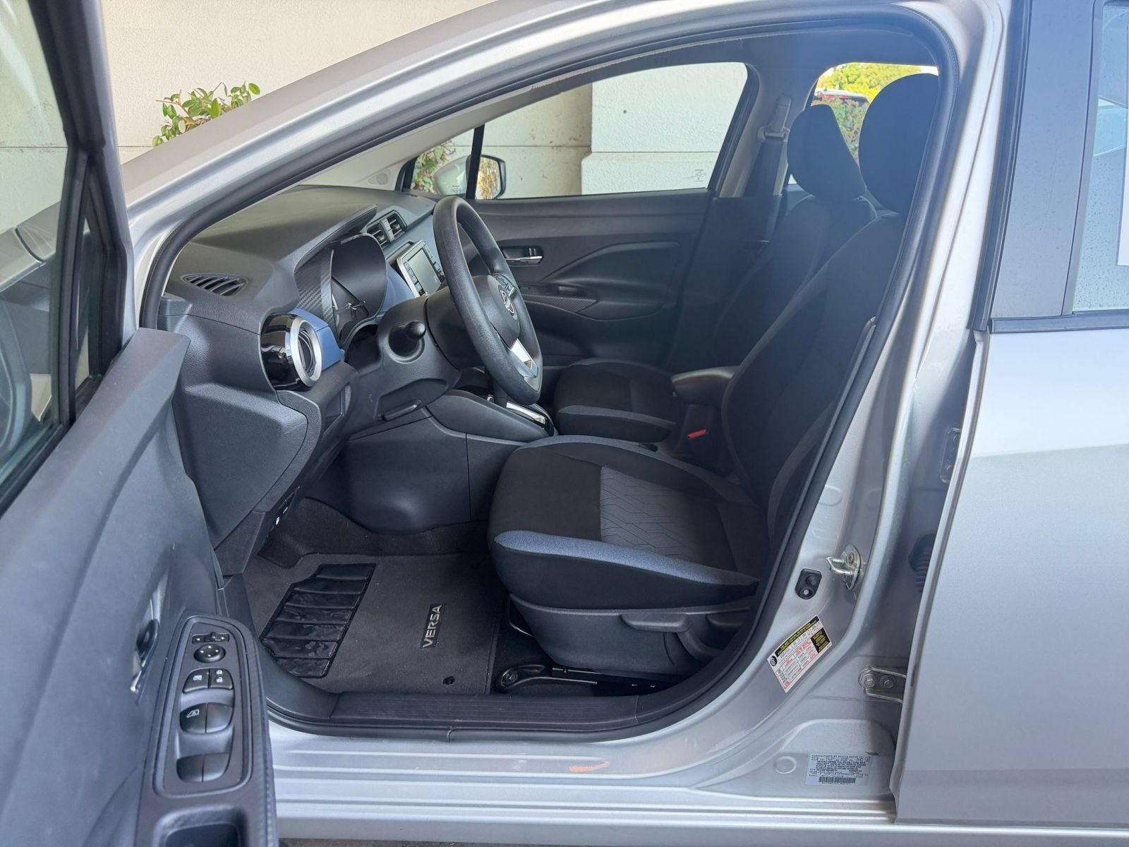 Used 2025 Nissan Versa SV FWD image 26