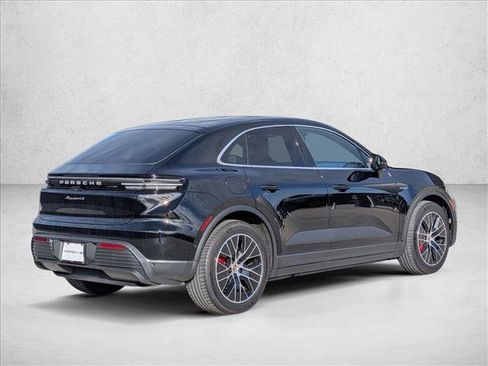 Used 2025 Porsche Macan 4S Electric image 9