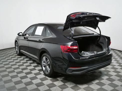 Used 2024 Volkswagen Jetta SE w/ Panoramic Sunroof Package FWD image 31
