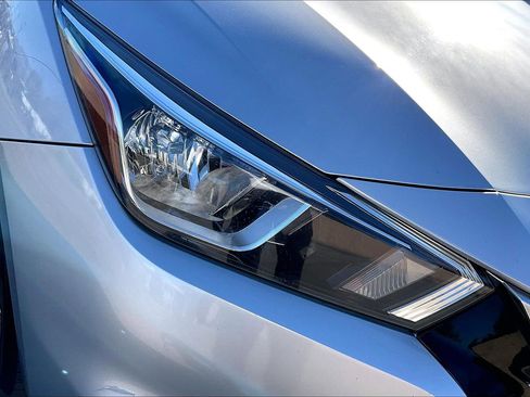 Used 2021 Nissan Versa SV image 28