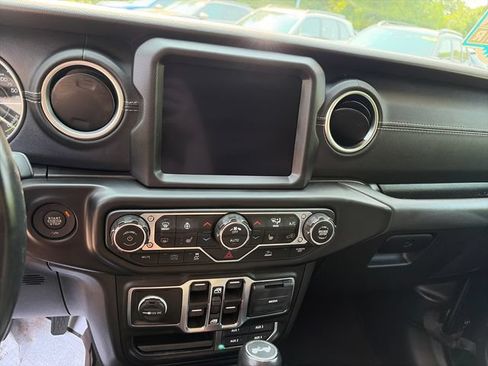 Used 2023 Jeep Wrangler Unlimited Sahara w/ Cold Weather Group AWD/4WD image 24