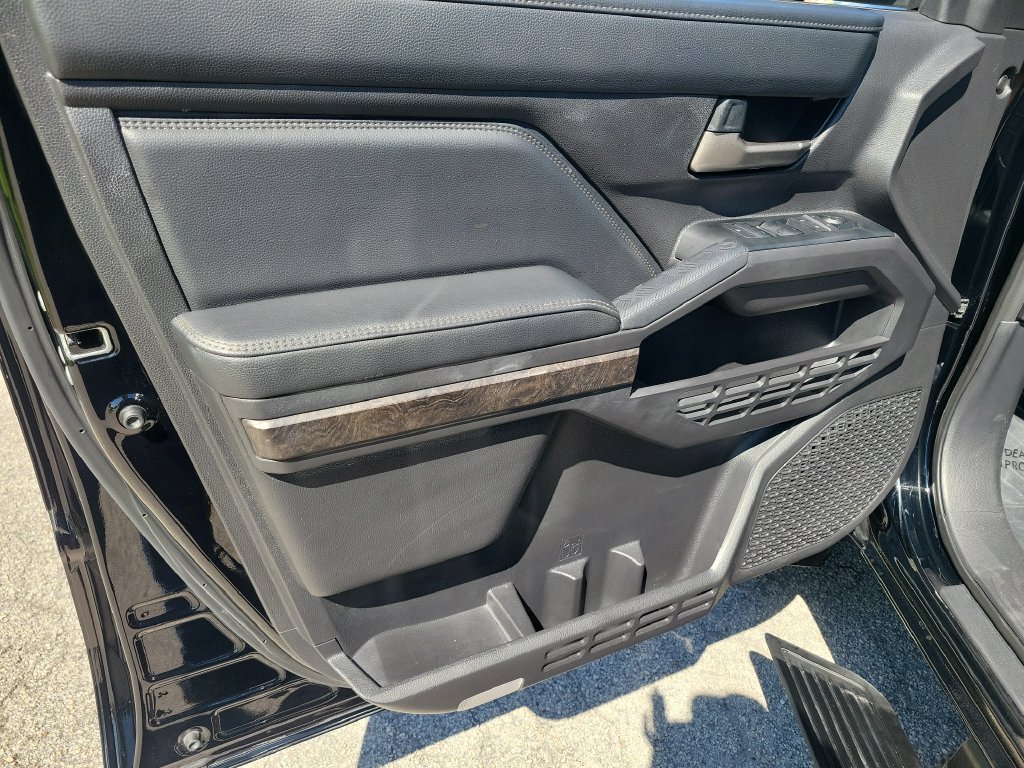 Used 2025 Toyota Tacoma Limited AWD/4WD image 19