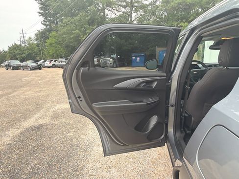 Used 2021 Chevrolet TrailBlazer LT w/ Convenience Package FWD image 32
