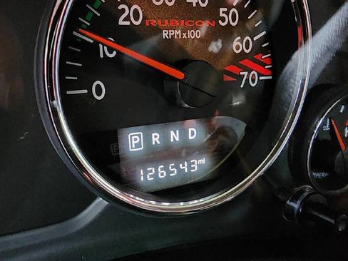 Used 2016 Jeep Wrangler Unlimited Rubicon AWD/4WD image 15