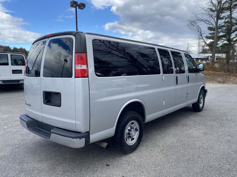 Used 2017 Chevrolet Express 3500 LT w/ LT Preferred Equipment Group image 7