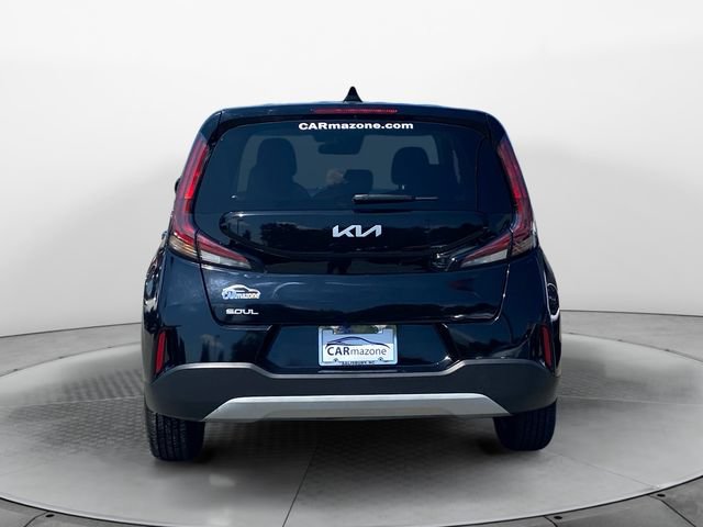 Used 2025 Kia Soul LX w/ LX Technology Package FWD image 4