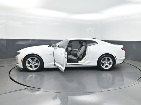 Used 2020 Chevrolet Camaro LT RWD image 36