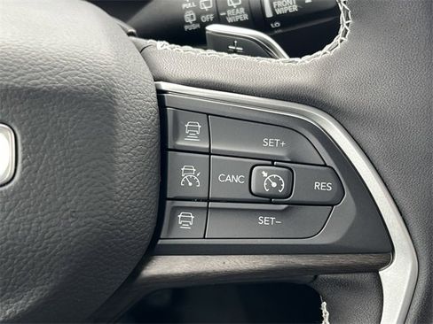 New 2025 Jeep Grand Cherokee L Limited w/ Luxury Tech Group II image 22