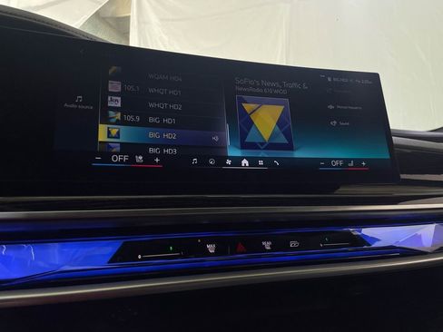 Used 2025 BMW 740i xDrive image 19