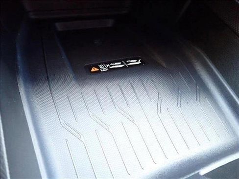 New 2025 Chevrolet Equinox EV RS image 18