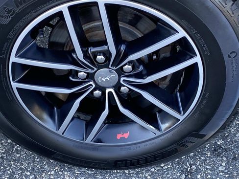 Used 2018 Jeep Grand Cherokee Trailhawk w/ Trailhawk Luxury Group image 23