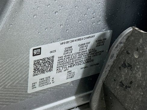 New 2025 Chevrolet Trax LT w/ Driver Confidence Package FWD image 31