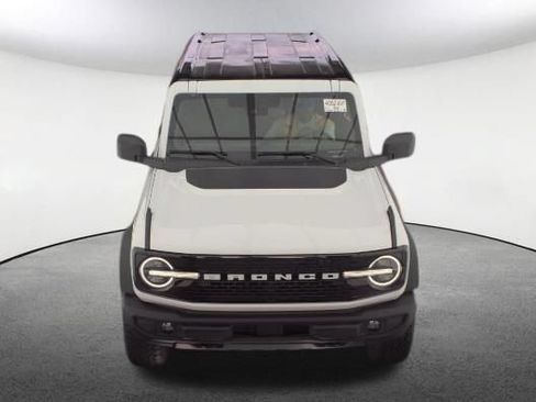 Used 2025 Ford Bronco Outer Banks w/ Black Appearance Package AWD/4WD image 2