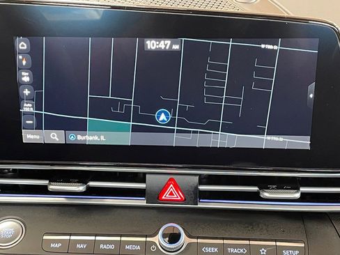 Used 2025 Hyundai Elantra Limited image 27