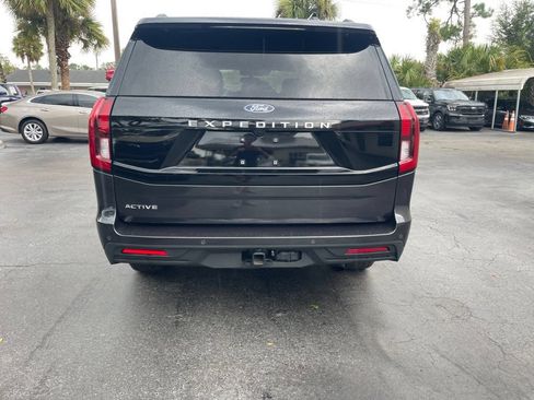 Used 2025 Ford Expedition Active AWD/4WD image 4