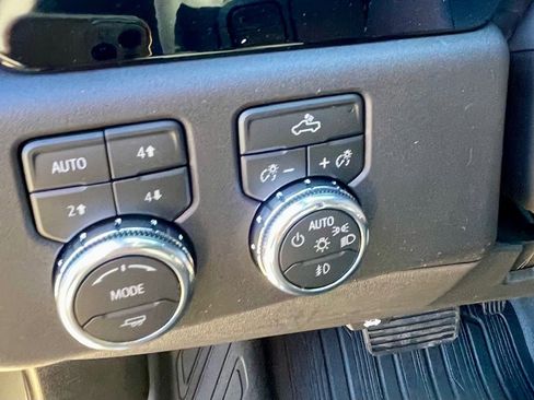 New 2026 GMC Sierra 1500 Elevation image 12