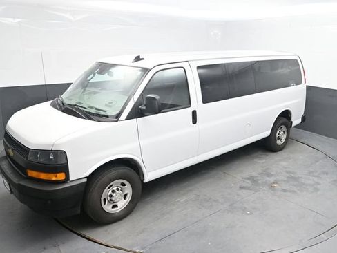 Used 2024 Chevrolet Express 3500 LS RWD image 28