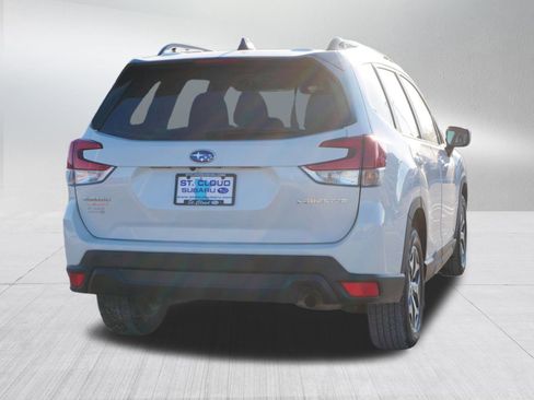 Used 2024 Subaru Forester Premium image 6