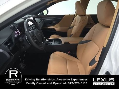 Used 2024 Lexus ES 250 w/ Premium Package AWD/4WD image 9