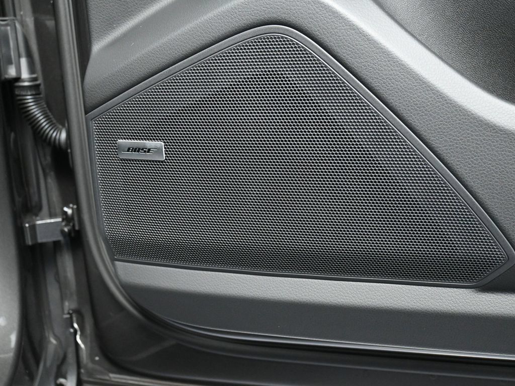 Certified 2026 Porsche Cayenne AWD/4WD image 29