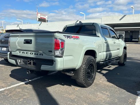 Used 2022 Toyota Tacoma TRD Sport w/ Technology Package AWD/4WD image 3