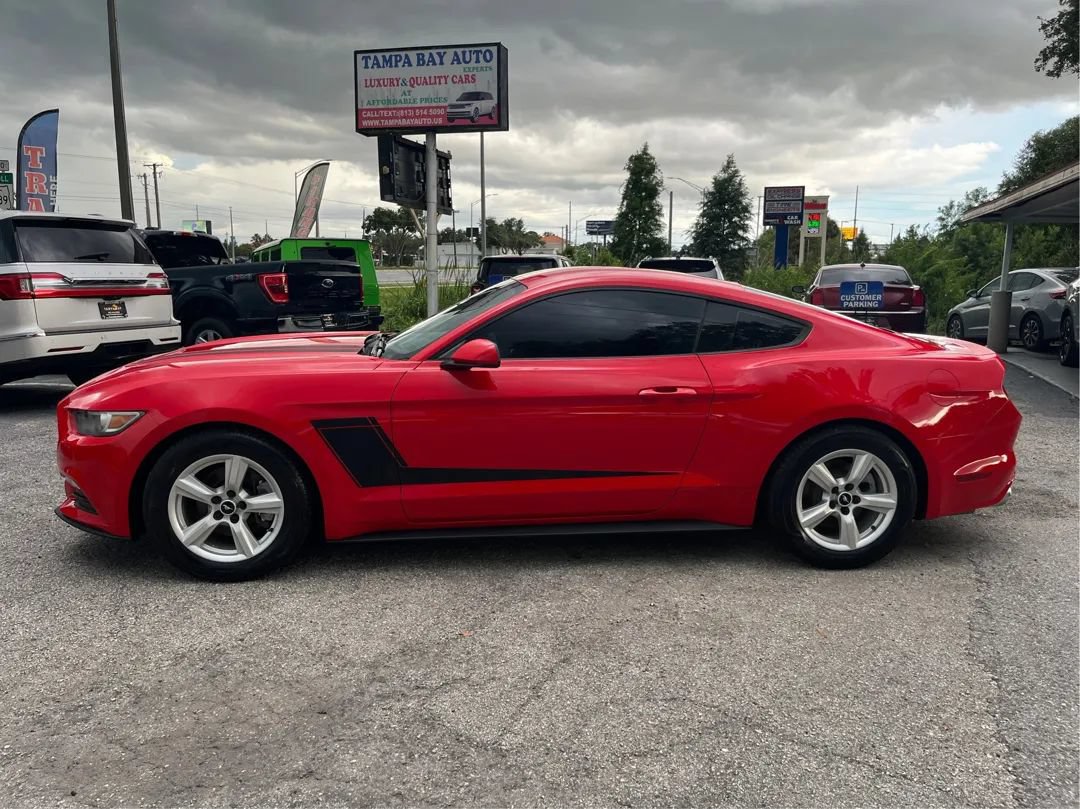 Used 2017 Ford Mustang Coupe RWD image 8