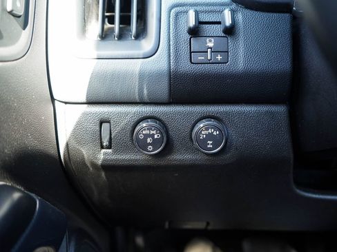 Used 2019 Chevrolet Colorado Z71 w/ Z71 Midnight Edition image 26