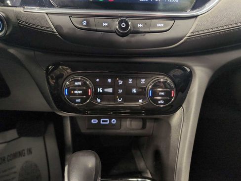 Used 2023 Buick Encore GX Select FWD image 18