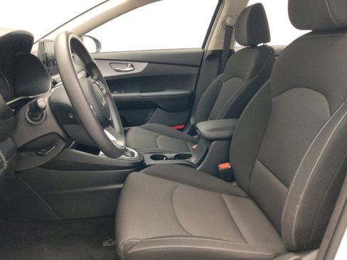 Used 2023 Kia Forte LXS FWD image 17