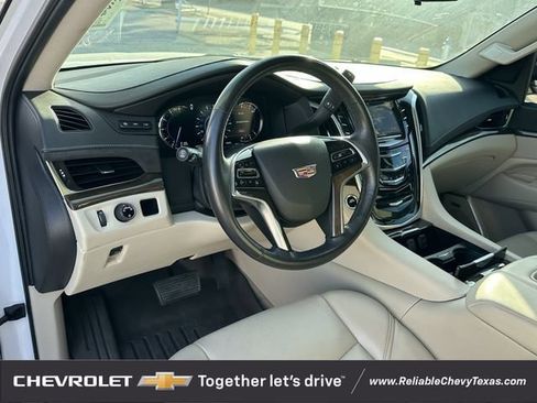 Used 2020 Cadillac Escalade Premium Luxury RWD image 6