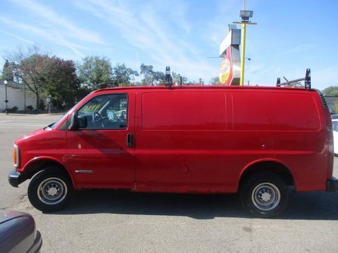 Used 2001 Chevrolet Express 3500 w/ Preferred Equipment Group 2 RWD image 4