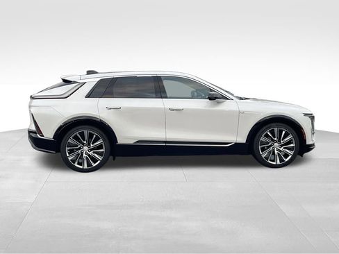 Used 2024 Cadillac Lyriq Luxury w/ Nappa Leather Package image 3