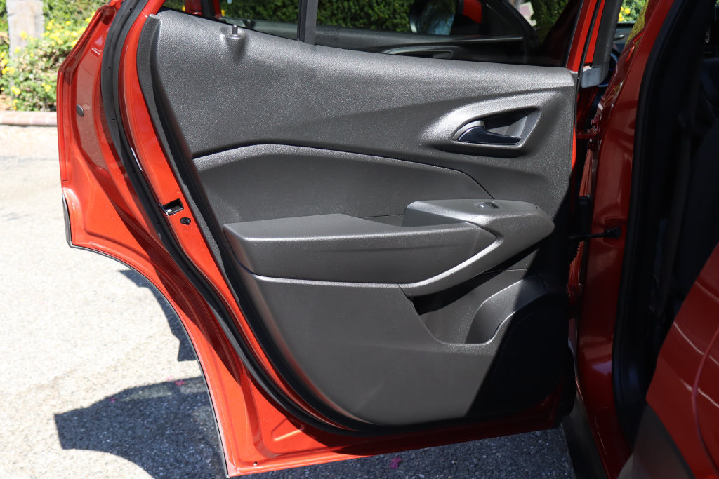 Used 2024 Chevrolet Trax LS w/ LS Convenience Package FWD image 39