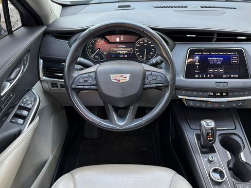 Used 2019 Cadillac XT4 Premium Luxury w/ Enhanced Visibility Package AWD/4WD image 16