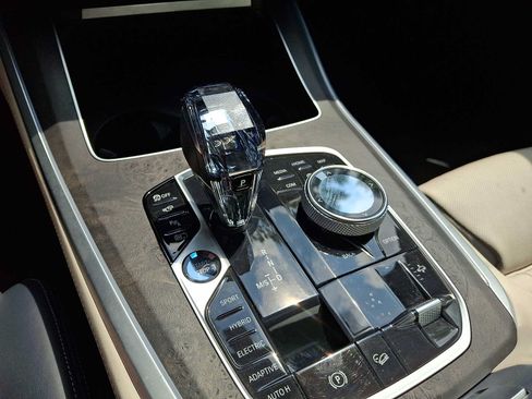 Used 2022 BMW X5 xDrive45e w/ M Sport Package AWD/4WD image 16