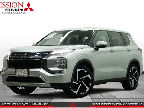 Used 2024 Mitsubishi Outlander SE FWD image 1