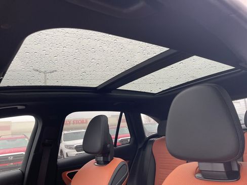 Used 2025 Mercedes-Benz GLC 300 GLC 300 image 9