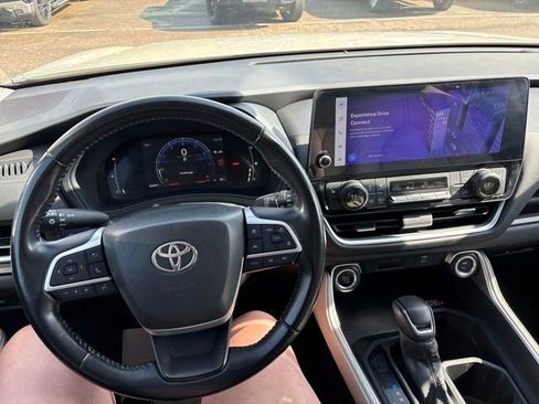 Used 2024 Toyota Grand Highlander XLE image 18