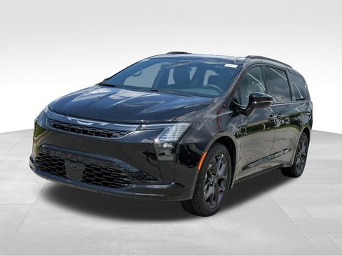 New 2027 Chrysler Pacifica Limited FWD image 1
