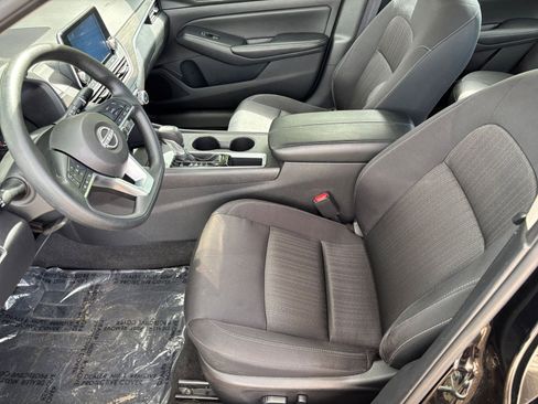 Used 2025 Nissan Altima 2.5 SV FWD image 28