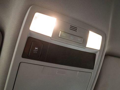 Used 2018 Toyota Tacoma SR5 image 21