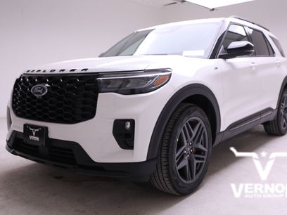 New 2025 Ford Explorer ST-Line w/ Premium Package