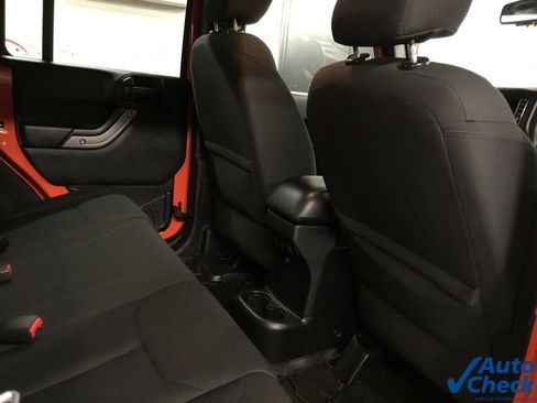 Used 2015 Jeep Wrangler Unlimited Sport w/ Quick Order Package 24S AWD/4WD image 35