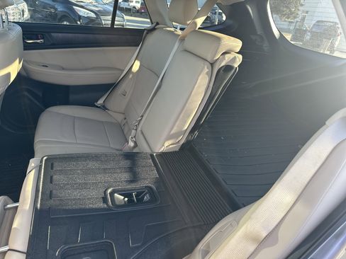 Used 2018 Subaru Outback 2.5i Limited image 16