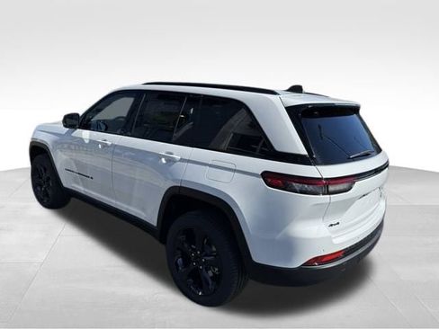 New 2025 Jeep Grand Cherokee Limited image 5
